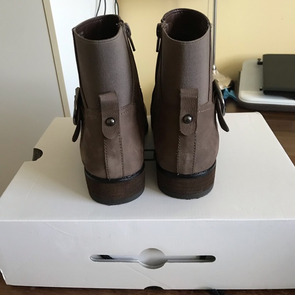 Brand New Never Worn Aldo Short Boots Size 7.5 - Picture 3 of 4
